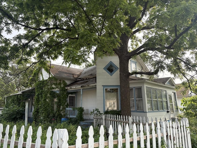 718 Richmond St, Joliet, IL 60435 - photo 2