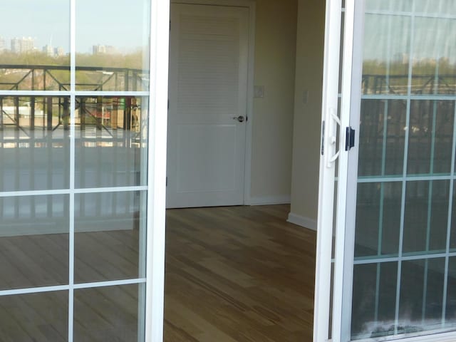 5300 N Lincoln Ave Unit 5A, Chicago, IL 60625 - entrance to property with a view of city