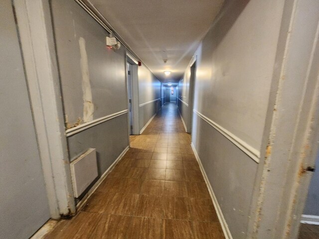 655 Deepwoods Dr Unit 1F, Mundelein, IL 60060 - hall with visible vents