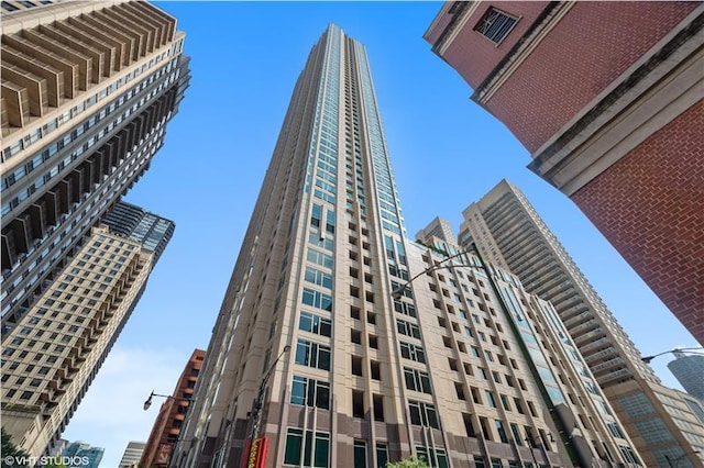 33 W Ontario St Unit 40D, Chicago, IL 60654 - view of building exterior