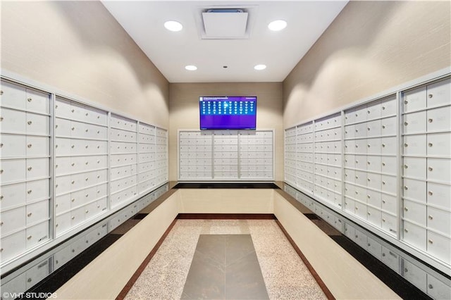 33 W Ontario St Unit 40D, Chicago, IL 60654 - view of community with mail area