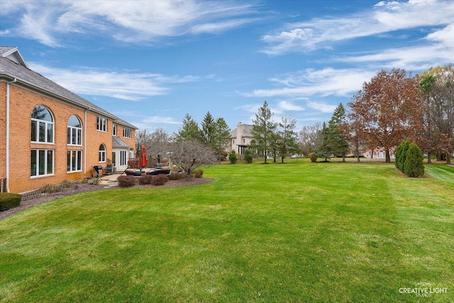70 New Abbey Dr, Inverness, IL 60010 - view of yard with a patio