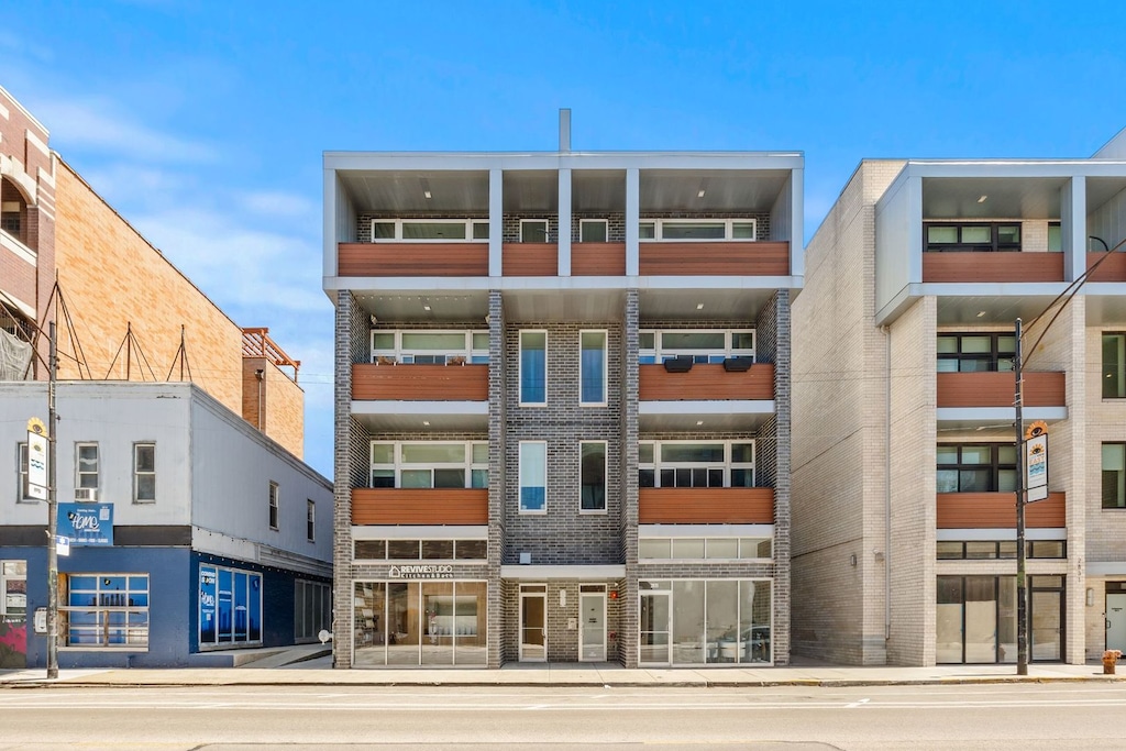 2837 N Halsted St Unit 3S, Chicago, IL 60657 - view of building exterior