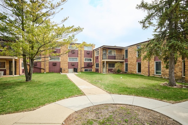 212A Collen Dr Unit 104, Lombard, IL 60148 - view of property's community featuring a lawn