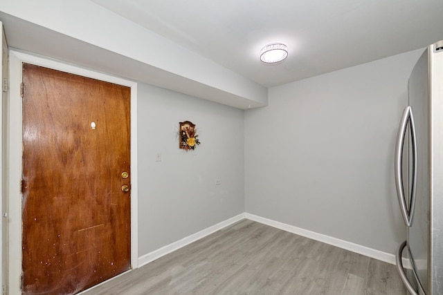 212A Collen Dr Unit 104, Lombard, IL 60148 - foyer entrance featuring light wood-type flooring and baseboards