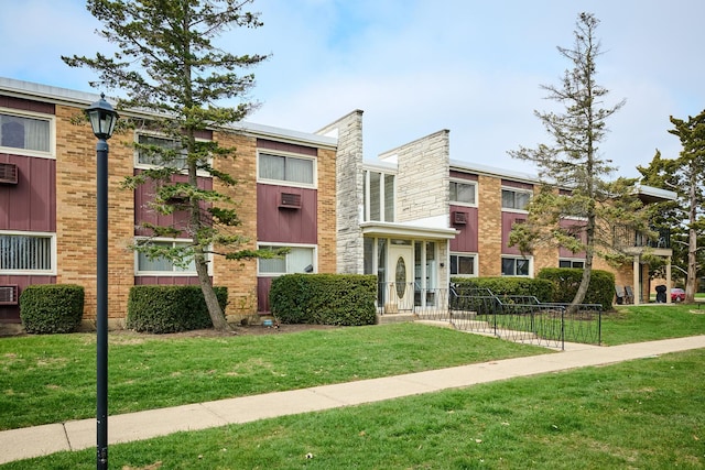 212A Collen Dr Unit 104, Lombard, IL 60148 - view of property featuring fence