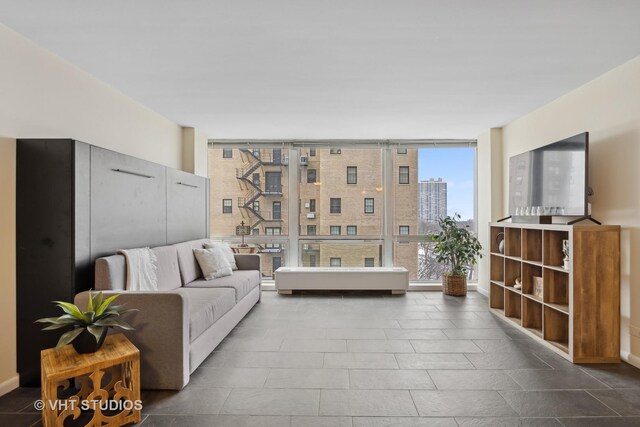 2400 N Lakeview Ave Unit 901, Chicago, IL 60614 - living area with expansive windows