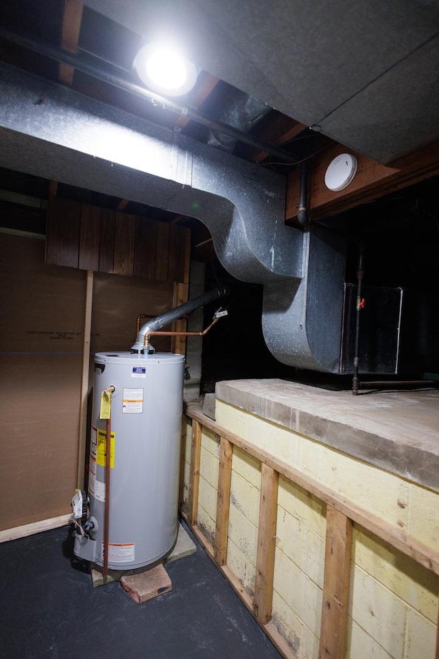 13 Park Pl, Kankakee, IL 60901 - utilities featuring gas water heater