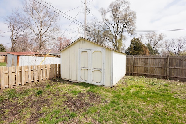 13 Park Pl, Kankakee, IL 60901 - view of shed with a fenced backyard