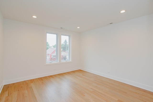 3621 N Richmond St, Chicago, IL 60618 - empty room featuring recessed lighting, light wood-style floors, baseboards, and visible vents