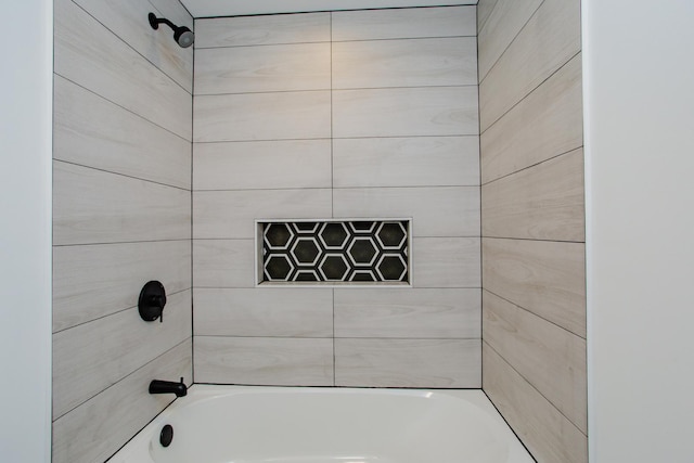 3621 N Richmond St, Chicago, IL 60618 - full bath featuring bathing tub / shower combination