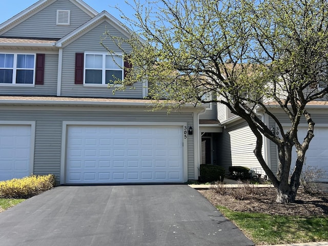 305 Fairmont Ct Unit 305, Saint Charles, IL 60175 - traditional-style house with asphalt driveway and roof with shingles