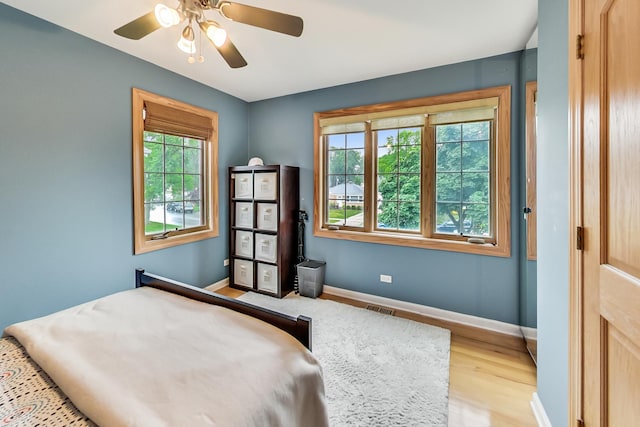 2609 Eisenhower Dr, Des Plaines, IL 60018 - bedroom with light wood-type flooring and ceiling fan
