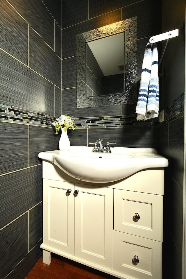 241 Butte View Dr N, Bolingbrook, IL 60490 - bathroom with vanity