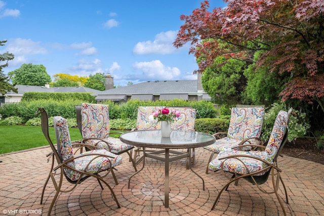 1115 S Vail Ave, Arlington Heights, IL 60005 - view of patio / terrace
