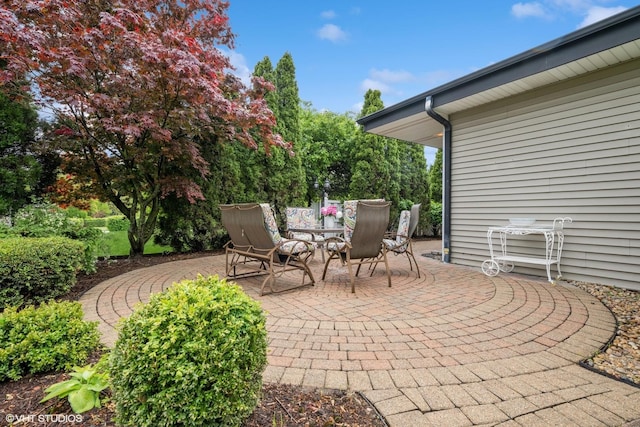 1115 S Vail Ave, Arlington Heights, IL 60005 - view of patio / terrace featuring outdoor dining space