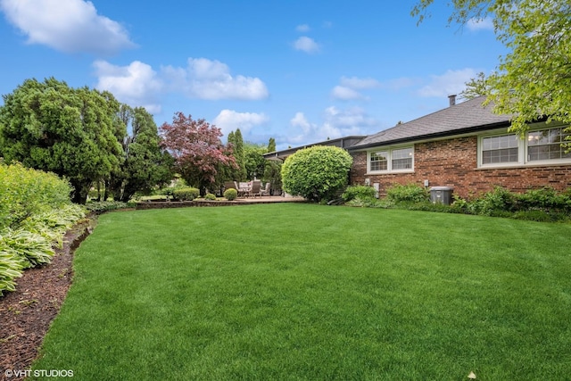 1115 S Vail Ave, Arlington Heights, IL 60005 - view of grassy yard