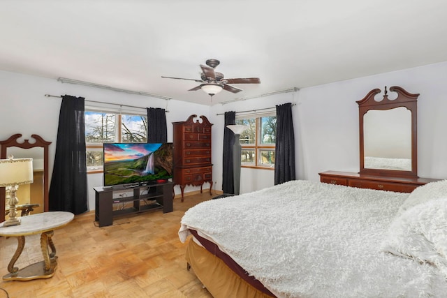 5770 N Forest Glen Ave, Chicago, IL 60646 - bedroom with ceiling fan