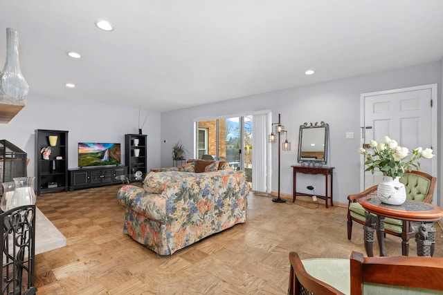 5770 N Forest Glen Ave, Chicago, IL 60646 - living room with recessed lighting and baseboards
