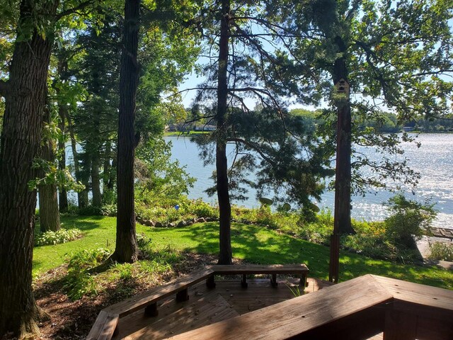 245 Banbury Rd, Mundelein, IL 60060 - water view