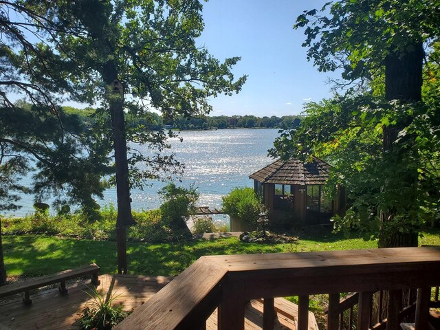 245 Banbury Rd, Mundelein, IL 60060 - water view with a gazebo
