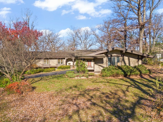 8712 W 121st St, Palos Park, IL 60464 - view of front facade with a front yard and asphalt driveway