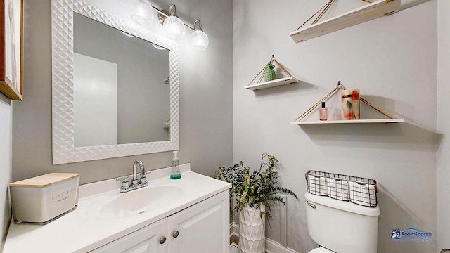 514 E Thornhill Ln, Palatine, IL 60074 - bathroom with toilet and vanity
