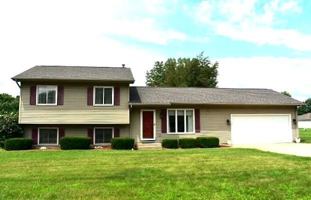 424 Meadow Lark Ln, Rock Falls, IL 61071 - photo 1