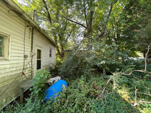 608 S Elm St, Villa Grove, IL 61956 - view of yard