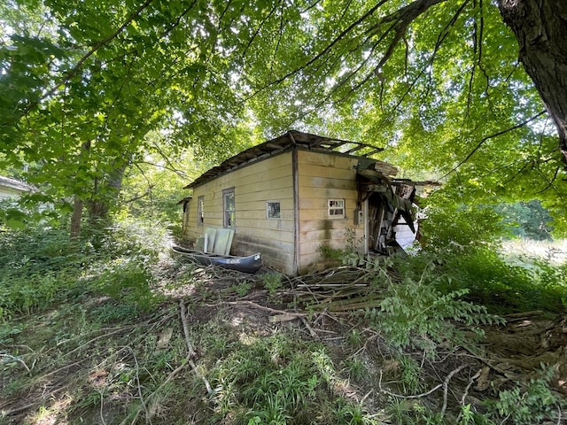 608 S Elm St, Villa Grove, IL 61956 - view of side of home