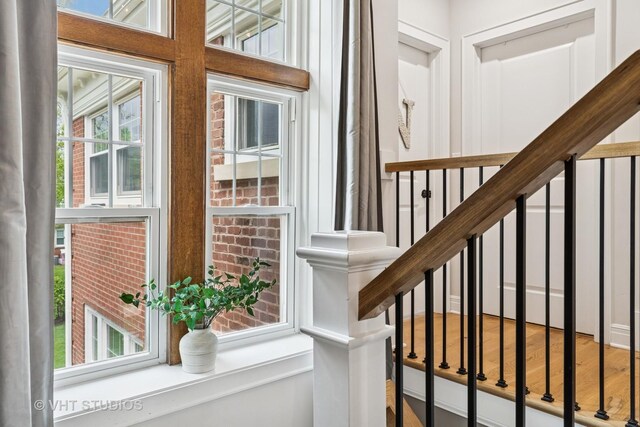 10044 S Leavitt St, Chicago, IL 60643 - view of staircase