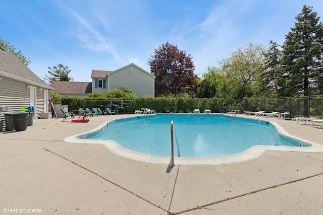 1900 Buckingham Rd, Mundelein, IL 60060 - community pool with a patio and fence