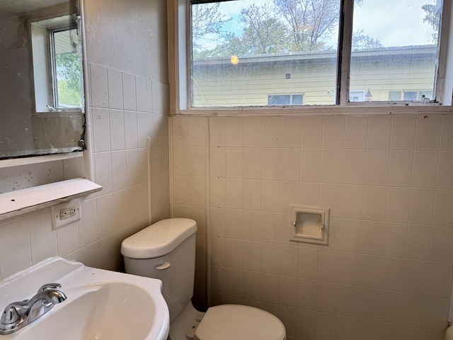 311 Seneca St, Park Forest, IL 60466 - bathroom featuring tile walls, a sink, and toilet
