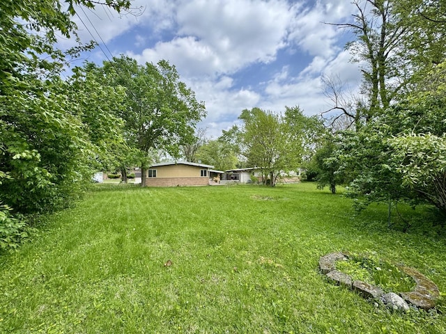 311 Seneca St, Park Forest, IL 60466 - view of green lawn