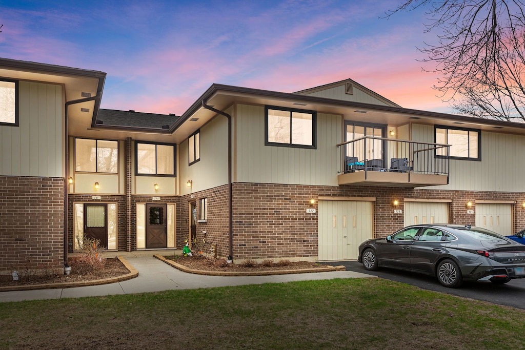 775 Whalom Ln Unit 775, Schaumburg, IL 60173 - multi unit property featuring a balcony and brick siding