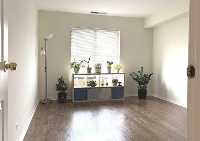 2050 Valencia Dr Unit 405, Northbrook, IL 60062 - foyer featuring wood finished floors and baseboards