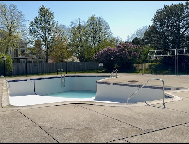 2050 Valencia Dr Unit 405, Northbrook, IL 60062 - view of pool with a patio