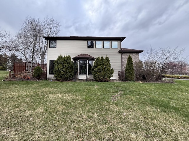 2 Rutgers Ct, Hawthorn Woods, IL 60047 - view of front of property with a front yard