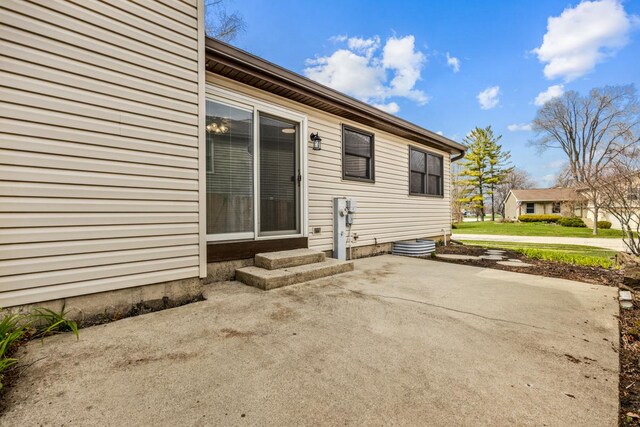 1097 Washington St, Bartlett, IL 60103 - property entrance featuring a patio area