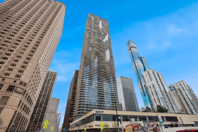 225 N Columbus Dr Unit 5305, Chicago, IL 60601 - view of property with a skyline view
