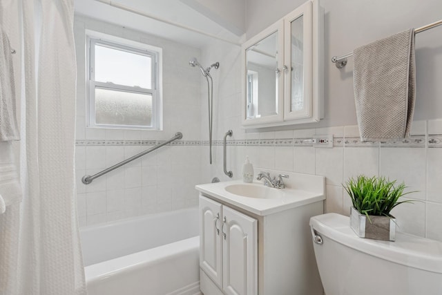 5941 N Mccook Ave, Chicago, IL 60646 - full bath featuring shower / tub combo, toilet, vanity, and tile walls