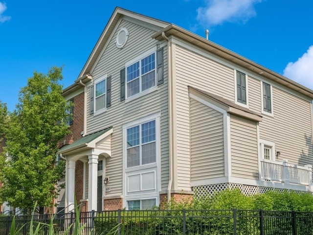 1529 E Arbor Ln, Arlington Heights, IL 60004 - view of side of home featuring brick siding