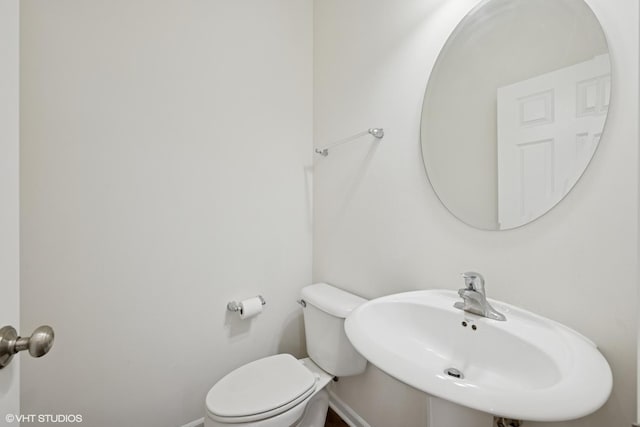 1529 E Arbor Ln, Arlington Heights, IL 60004 - bathroom featuring a sink and toilet