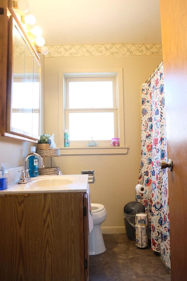 14435 Karlov Ave, Midlothian, IL 60445 - full bath featuring toilet, vanity, and a shower with curtain