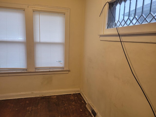 326 156th Pl, Calumet City, IL 60409 - interior space with hardwood / wood-style flooring, visible vents, and baseboards