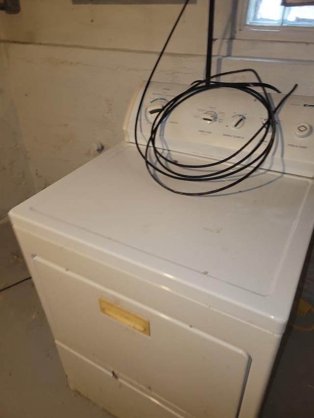 326 156th Pl, Calumet City, IL 60409 - details featuring washer / clothes dryer