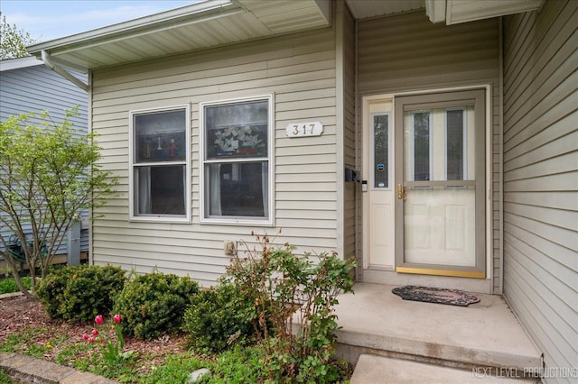 317 Plymouth Ct, Sycamore, IL 60178 - view of exterior entry