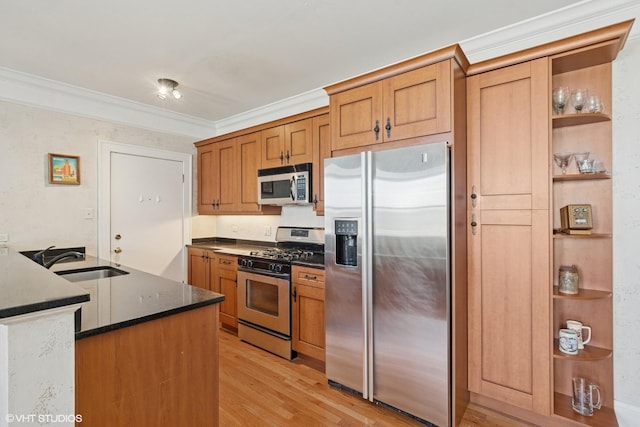 kitchen with stainless steel appliances, open shelves, a sink, light wood-type flooring, and crown molding