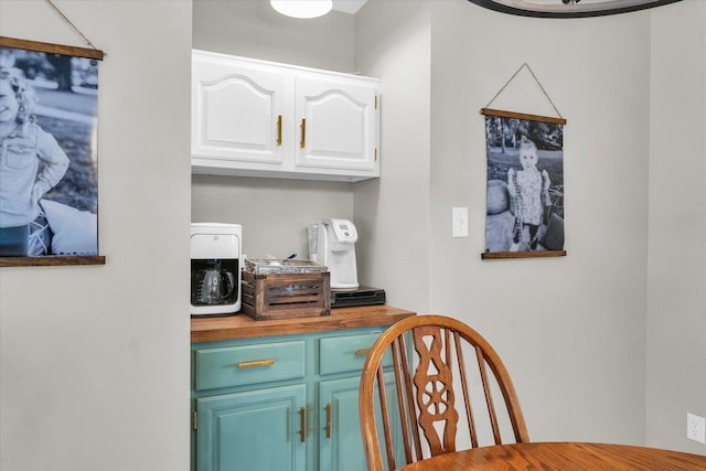 415 E 14th St, Gibson City, IL 60936 - view of bar