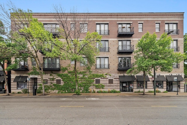 3443 N Lincoln Ave Unit 4A, Chicago, IL 60657 - view of apartment building / complex
